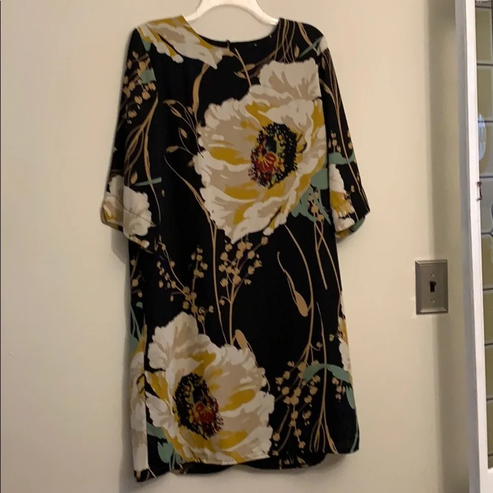 Dress - Picture 1 of 5